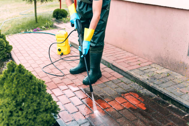 Best Pool Deck Cleaning  in Redding, CA